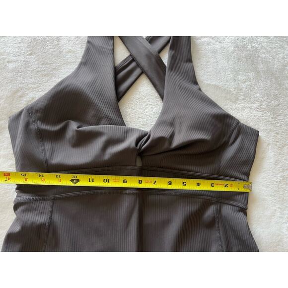 Fabletics Size XL Oasis Rib Twist Front 7/8 Jumpsuit In Taupe Slate - Picture 12 of 15